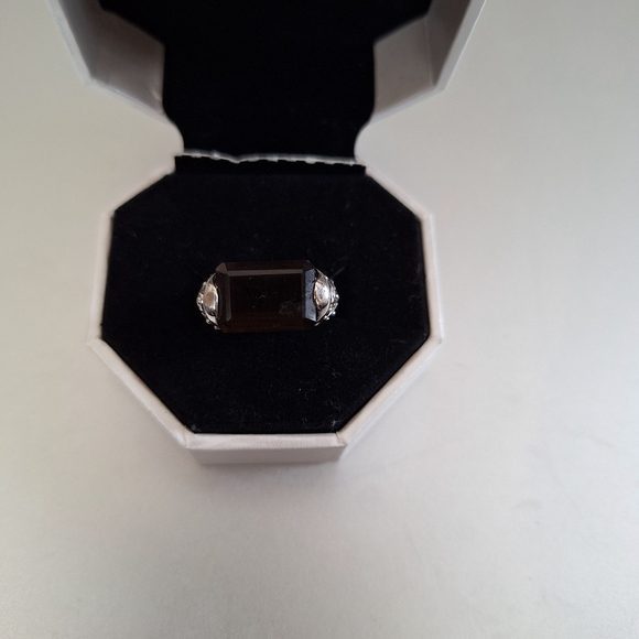 Lia Sophia,Elegant Silver and dark brown gem stone ring - Picture 8 of 12